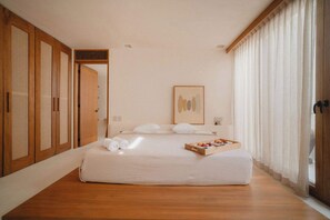 5 bedrooms, WiFi, bed sheets