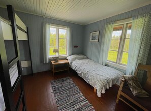 3 bedrooms, free WiFi, bed sheets