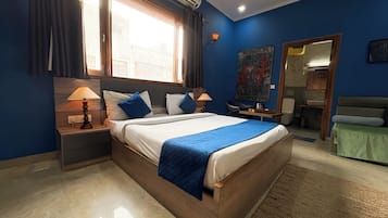 Superior Room | Desk, soundproofing, free WiFi, bed sheets