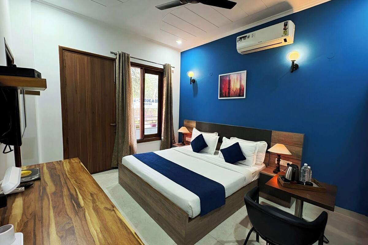 Classic Double or Twin Room | Desk, soundproofing, free WiFi, bed sheets