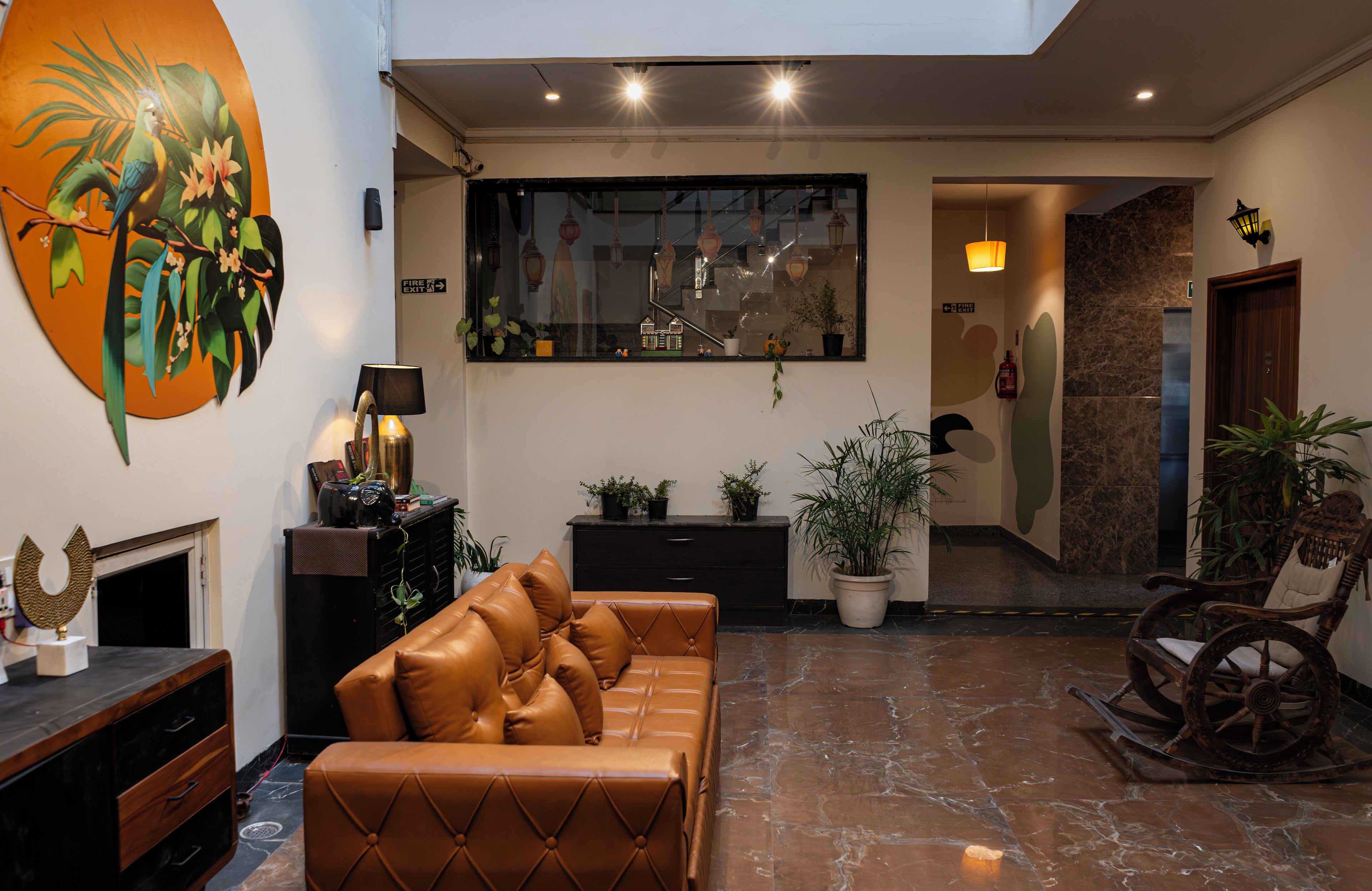 Desk, soundproofing, free WiFi, bed sheets