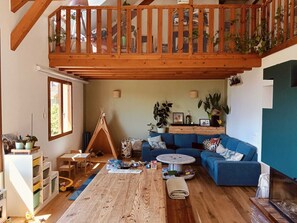 TV - Family home between countryside and mountains (Jarrie)