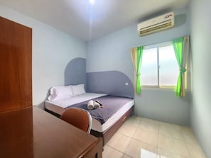 Standard Double Room | Desk, free WiFi