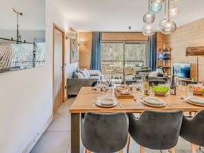 Dining - Charming 4-room in Champagny, 3 bedrooms, 8 ppl, with terrace (Champagny-en-Vanoise)