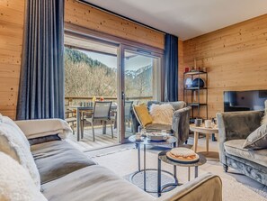 TV - Charming 4-room in Champagny, 3 bedrooms, 8 ppl, with terrace (Champagny-en-Vanoise)
