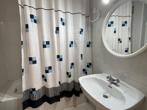 Bathroom - Apartment with pool and pets allowed, near the beach (Peñíscola)