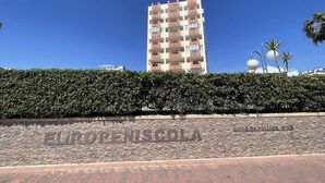 Esterni