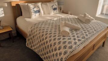 3 chambres, fer et planche à repasser, Wi-Fi gratuit, draps fournis