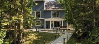 Lake Therapy-Dock/FirePit/GameRoom/HotTub