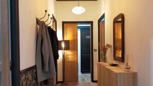 Interior - Comfortable city center apartment for 2 to 7 people (Bastia)
