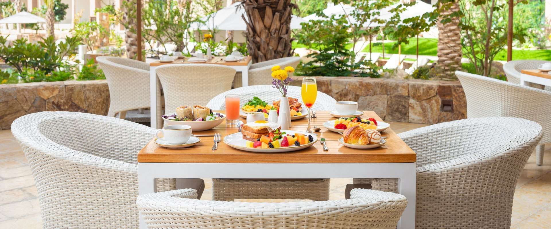 Desayuno completo (USD 41 por persona) 