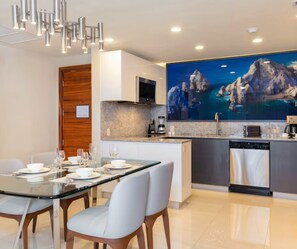 Suite, Ocean View | Private kitchen