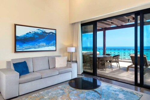 Villa La Valencia Beach Resort&Spa Cabos