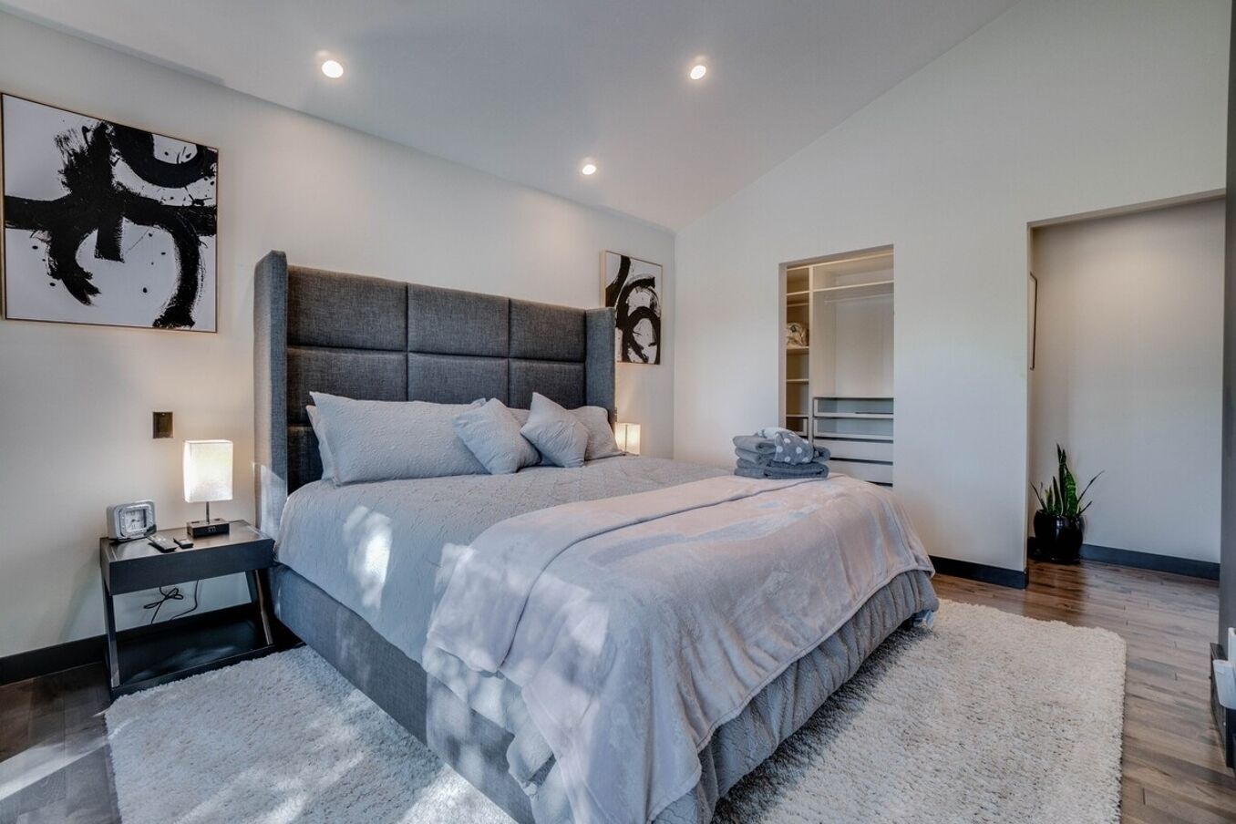 4 chambres, fer et planche à repasser, lit parapluie, Wi-Fi gratuit