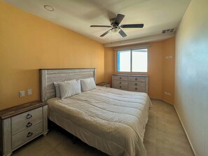 2 chambres, fer et planche à repasser, draps fournis