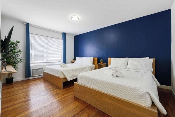 Iron/ironing board, WiFi, bed sheets