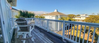 Beautiful 2-bedroom Villa - Private Beach Access - Pool - Fishing Pier
