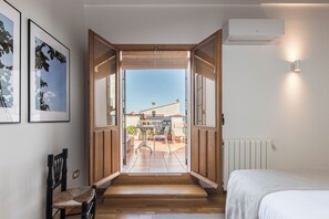 3 chambres, fer et planche à repasser, Wi-Fi, draps fournis