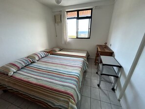 4 bedrooms, iron/ironing board, WiFi