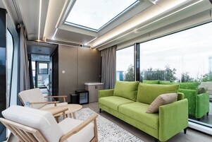 Luxury Double Room, Lanai, Mountain View