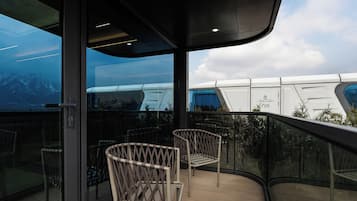 Luksus-dobbeltværelse - hawaiiansk terrasse - bjergudsigt | Terrasse/gårdhave