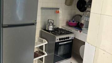 雪櫃、焗爐、廚房用具/餐具/器皿、龍蝦/蟹鍋