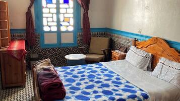 2 chambres, fer et planche à repasser, Wi-Fi gratuit, draps fournis