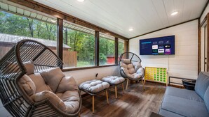 Fernseher, Kamin