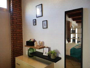 1 soverom, strykejern/-brett, wi-fi (inkludert) og sengetøy