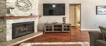 Geneva's House - 3BR/2BA - Family Friendly