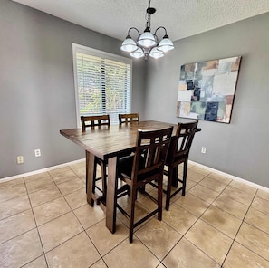 Dining - Fremont House - 3BR/2BA - Family Friendly (Lubbock)