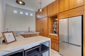 Fridge, stovetop, coffee/tea maker, cookware/dishes/utensils - Meditation Haven 1BR Pitahaya (San José del Cabo)