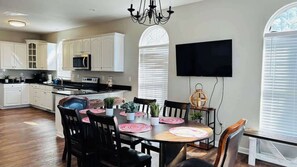 Dining - Beautiful duplex in Murrells Inlet B (Murrells Inlet)