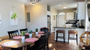 Dining - Beautiful duplex in Murrells Inlet B (Murrells Inlet)