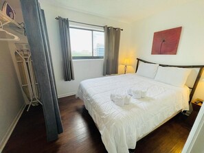 2 chambres, fer et planche à repasser, Wi-Fi, draps fournis