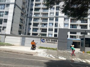 Exterior - 1 bedroom with balcony,netflix,washing machine&gym (Nairobi)