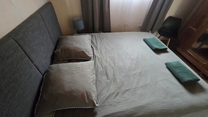 2 bedrooms, WiFi, bed sheets