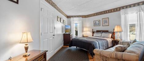 3 habitaciones, escritorio, wifi gratis y ropa de cama