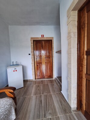 Standard Double Room, 1 Queen Bed, Courtyard View, Ground Floor