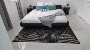 2 bedrooms, iron/ironing board, travel cot, WiFi