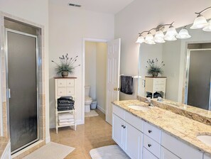 Shower - Bayside Bliss. South Shore Marina w/views. 3BR TH w/Decks, Pool & Prime Location (North Bethany)