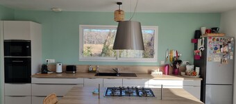 Beautiful villa with swimming pool and wooded garden 20 minutes from the beach