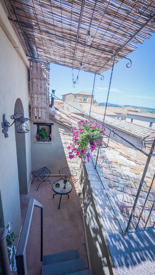 Suite Bernardo, Panoramica al terzo piano senza ascensore | Terrasse/Patio