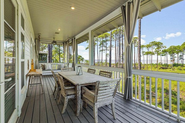Outdoor dining - Brand-New Rental! Fairmont Inspiration • The Best of Sandestin Awaits! (Miramar Beach)
