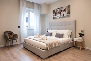 Deluxe Double Room | In-room safe, soundproofing, iron/ironing board, travel crib - XXIV Domus Luxury Suites (Rome)