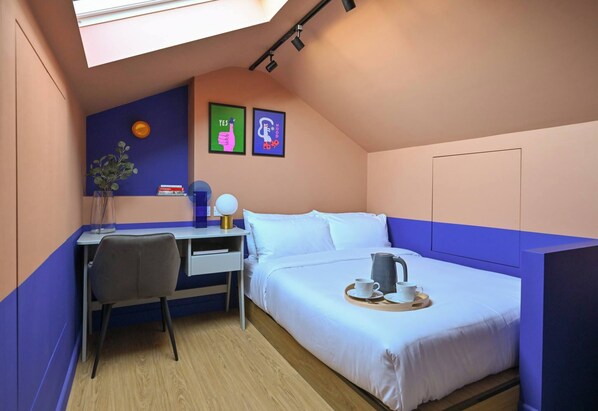 1 habitación, escritorio, wifi y ropa de cama