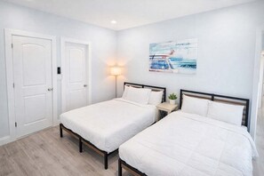 Apartment, 3 Bedrooms | 3 bedrooms, iron/ironing board, free WiFi - Villas De Laguna 2 3 Bedroom Townhouse (South Padre Island)