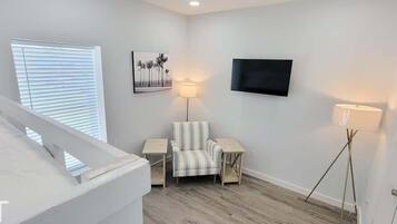 Condo, 3 Bedrooms | 3 bedrooms, iron/ironing board, free WiFi