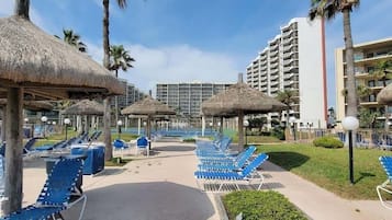 Condo, 2 Bedrooms | Property grounds