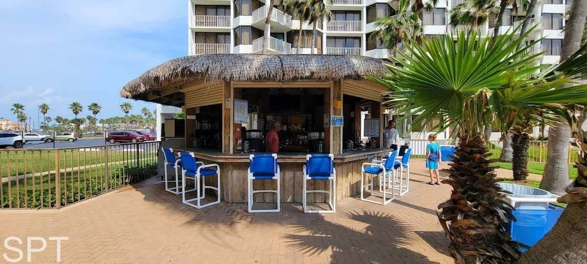 Apartment, 2 Bedrooms | Property grounds